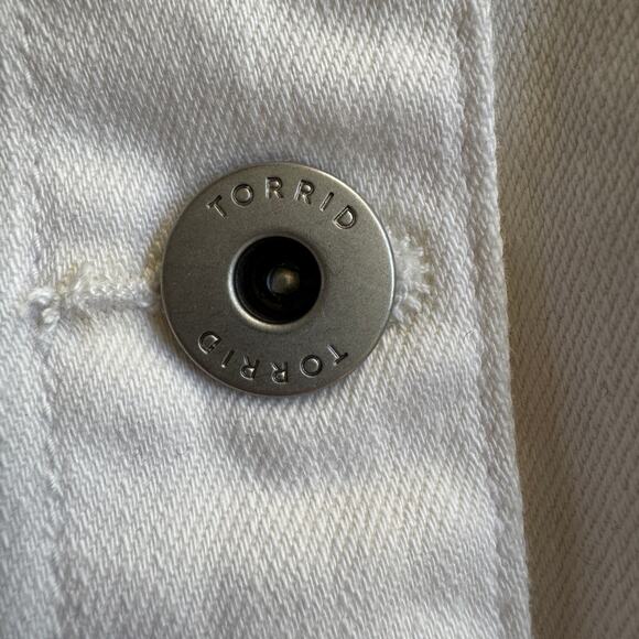Torrid White Crop Denim Vest NEW Size 3 3X NWT Closet Staple Capsule Wardrobe - Picture 9 of 16